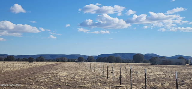 26C NIGHTHAWK RD, ASH FORK, AZ 86320, photo 3 of 12