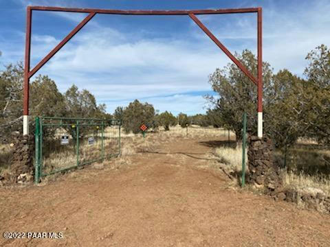 3177 N HILLSIDE ROAD, ASH FORK, AZ 86320, photo 4 of 5