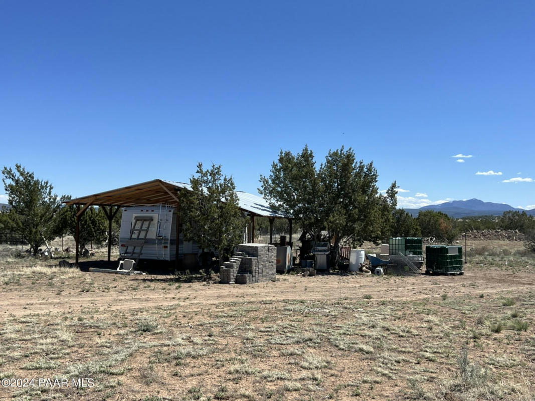 228 W FLYING WRENCH RD, ASH FORK, AZ 86320, photo 1 of 7